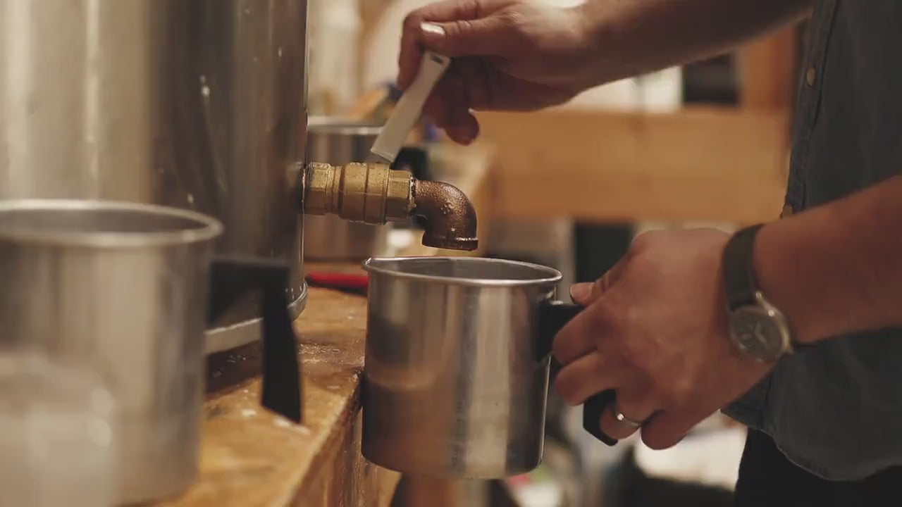 50th Anniversary Party Favors / Personalized 4oz candle favors / Anniversary Gift for Parents / Anniversary Gifts /Favors for Guests in Bulk